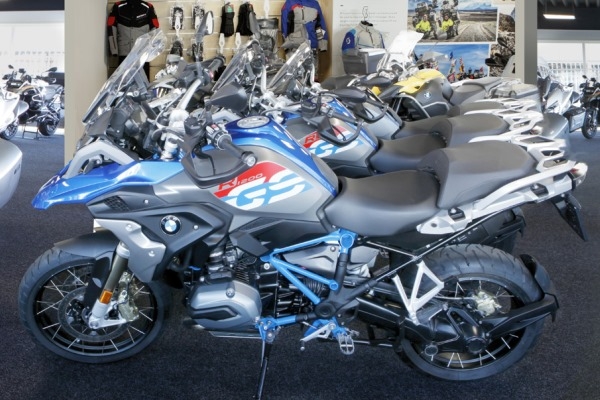 motorkopen zwolle Motorhuis-Zwolle-BMW-klein2